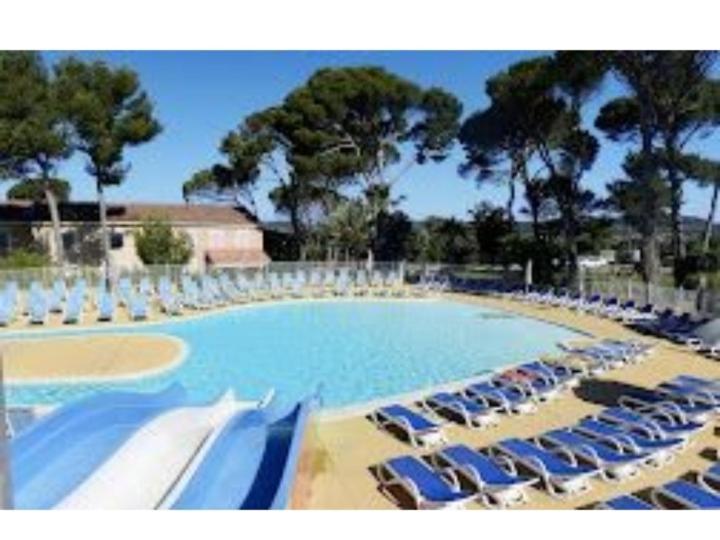 La Maison Bleue Calvisson Bagian luar foto