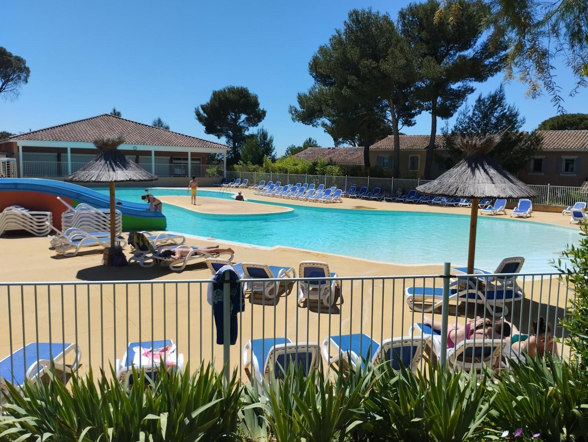 La Maison Bleue Calvisson Bagian luar foto