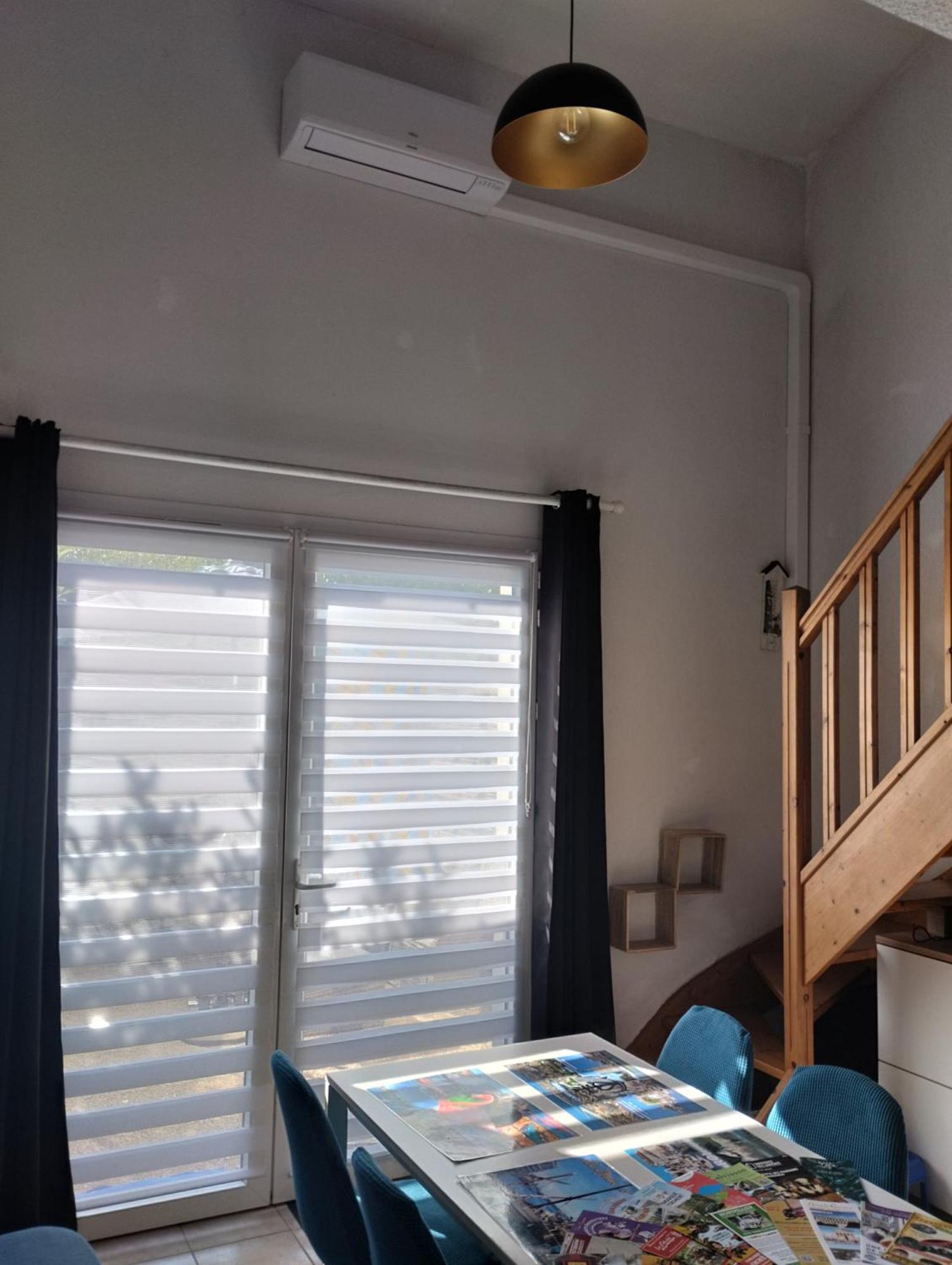 La Maison Bleue Calvisson Bagian luar foto